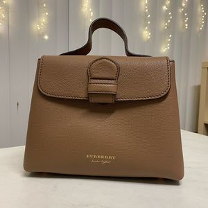 Burberry bag in medium size with shoulder strap